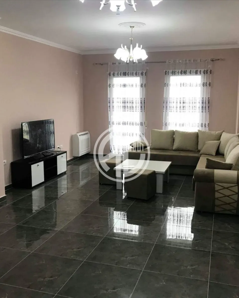 Apartament 2+1+2 në Qendër të Durrësit 2