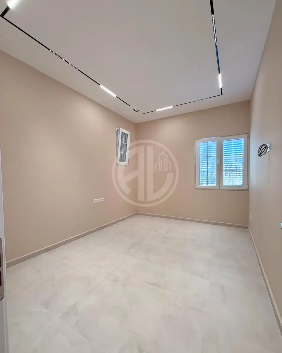 Jepet me Qira Ambient Biznesi – Stacioni iTrenit, Durrës 3