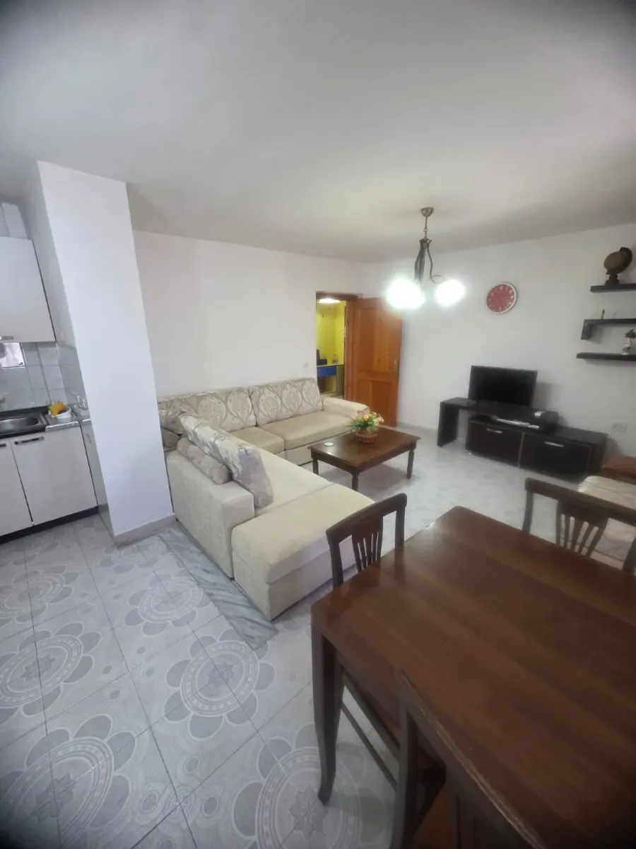 Apartament 1+1 me ballkon prane Spitalit Rajonal Durres 3