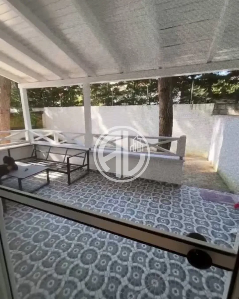 Shitet Apartament 2+1 me Oborr në Qerret – Rezidenca Qetesia. 2