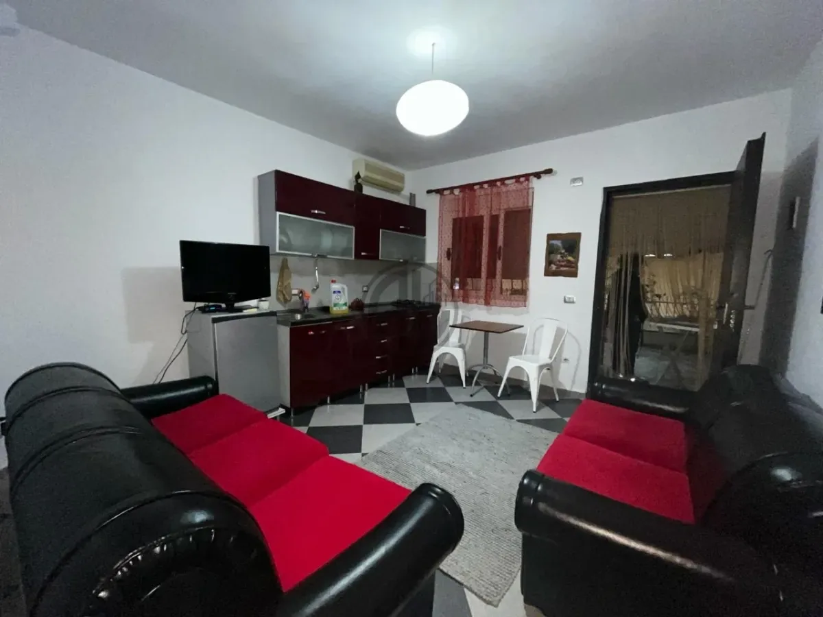 Shiten 2 Apartamente 1+1 të Mobiluara tek Shkëmbi i Kavajës 2
