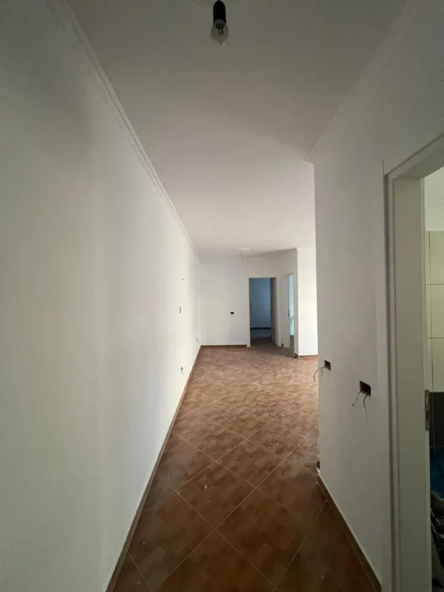 Apartament 2+1 për Shitje – Plazh, përballë Florida 4