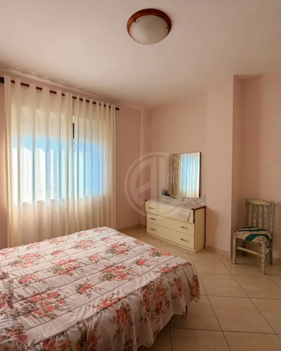 Apartament 2+1+2 me Qira – Qendër, pranë Flag Ship