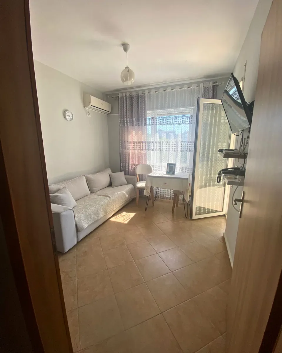 Apartament 1+1 për Shitje , kompleks me pishine -Mali i robit