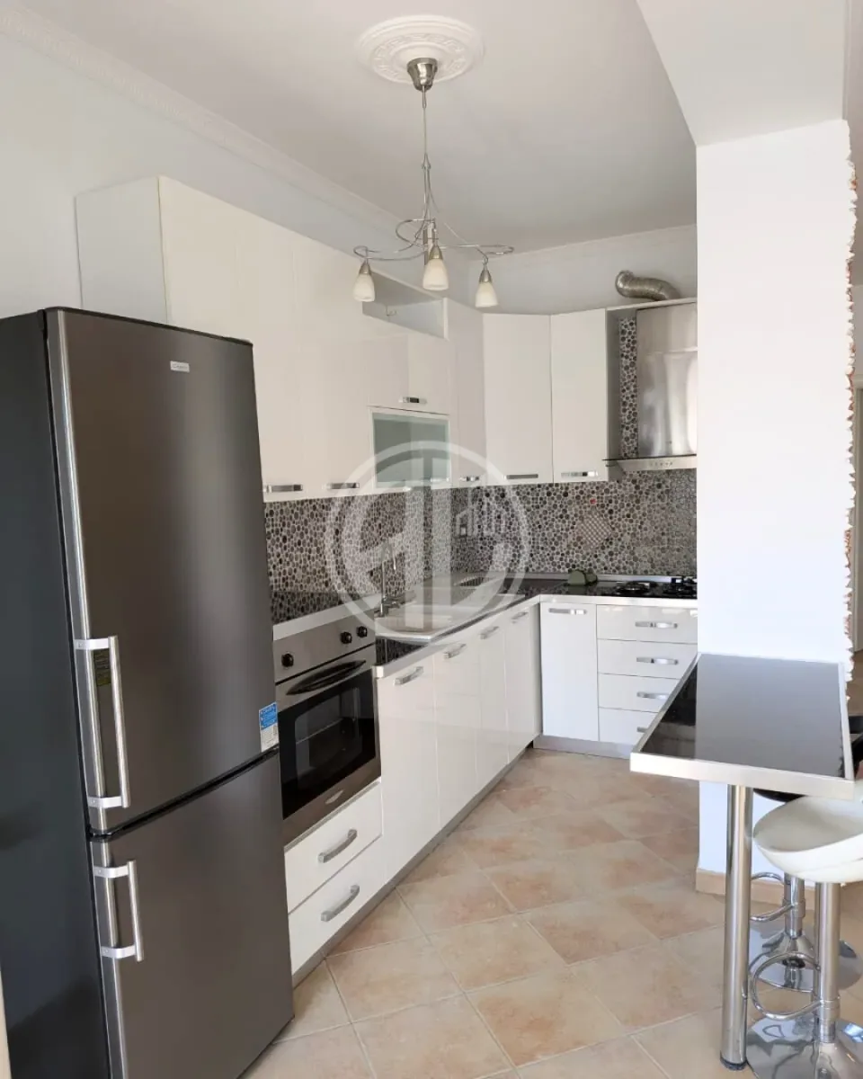Per qira Apartament 3+1+2 me Verandë për Qira pranë Stadiumit, Durres – I Rinovuar dhe i Mobiluar Rishtazi. 4