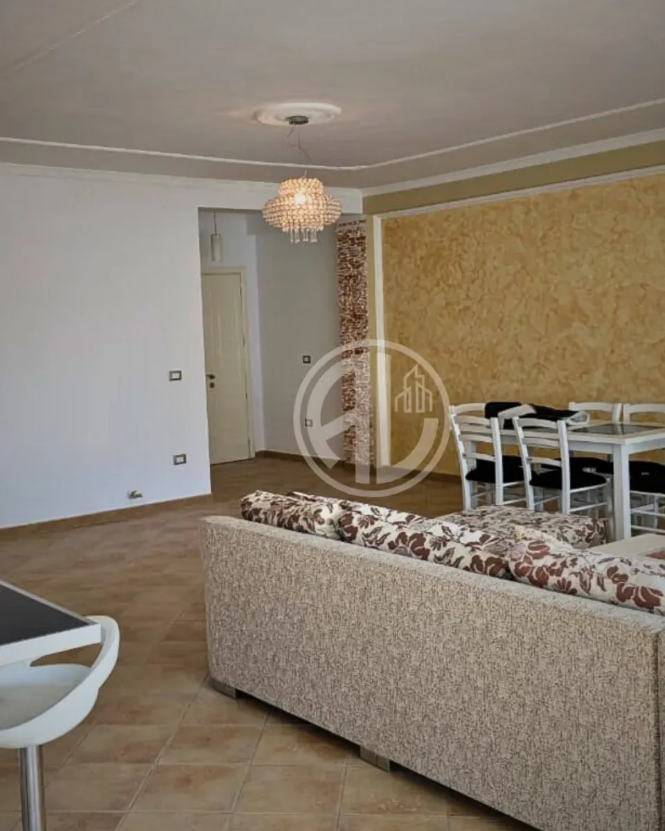 Per qira Apartament 3+1+2 me Verandë për Qira pranë Stadiumit, Durres – I Rinovuar dhe i Mobiluar Rishtazi. 3