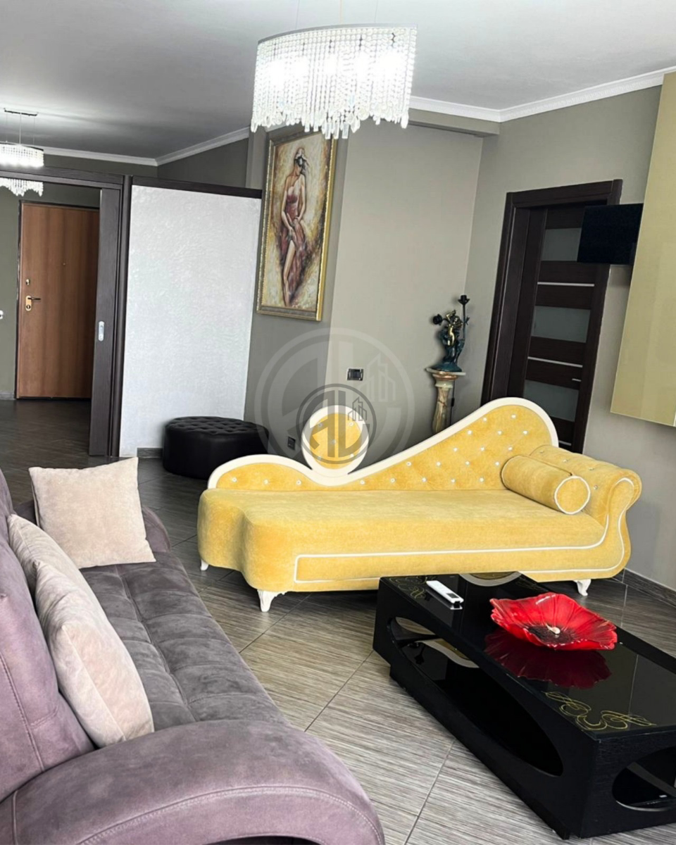 Apartment me qera 2+1+2 Rruga Portit
