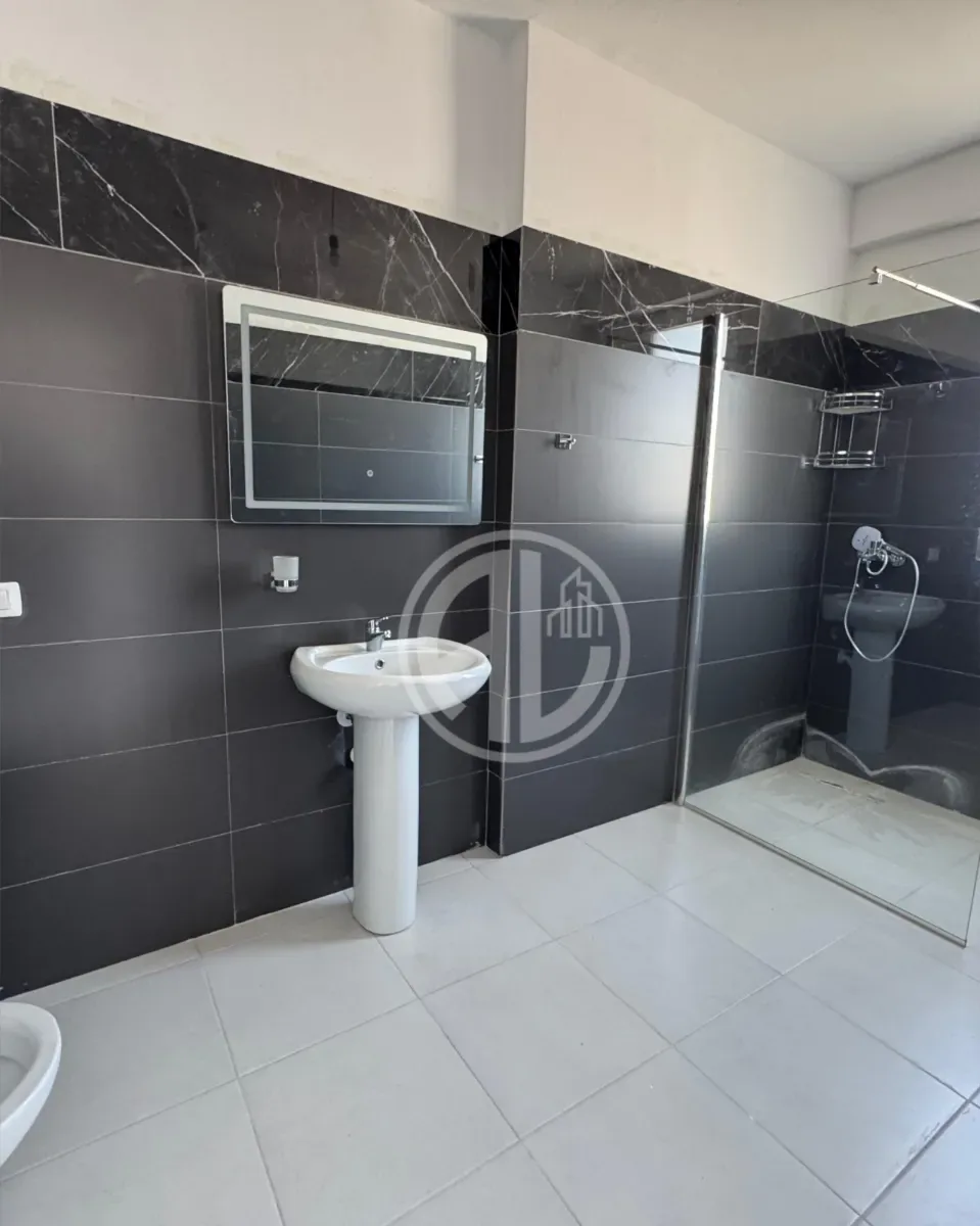Apartament 3+1+2 për Qira – Durrës,Spitali 2