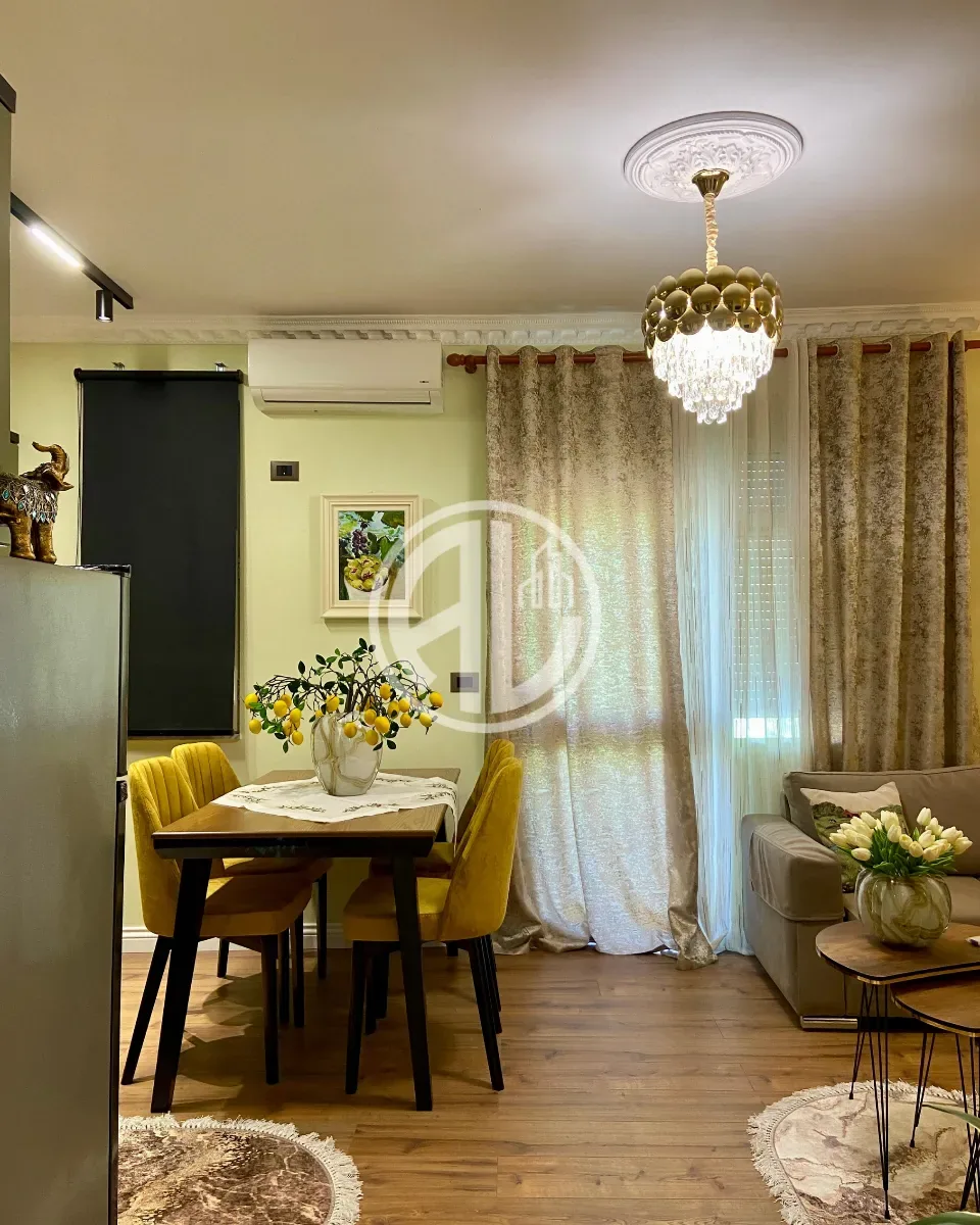 Per qira Super Apartament 1+1 Muzeumi-Durres Qender ! 2