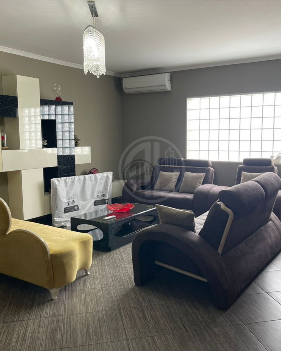 Apartment me qera 2+1+2 Rruga Portit 2