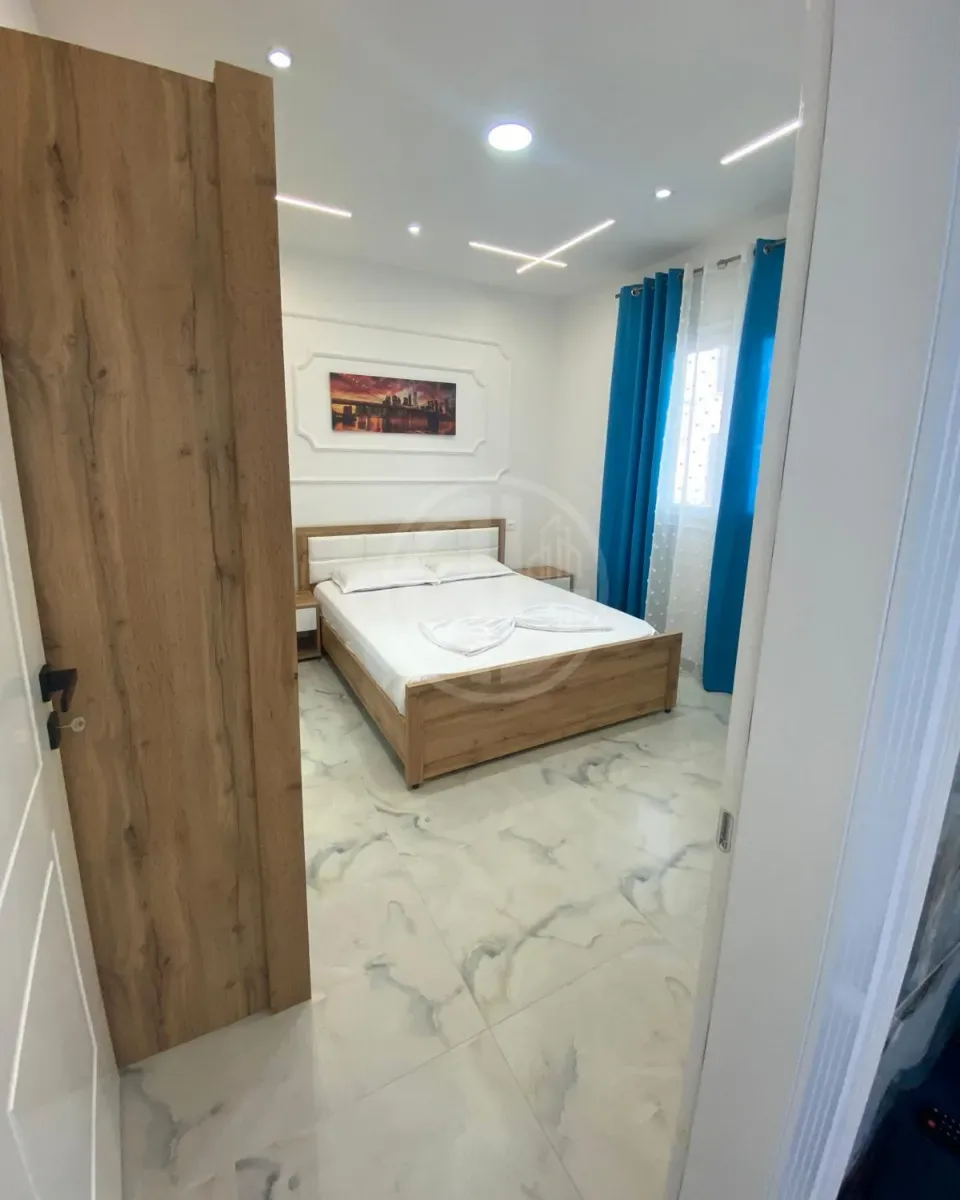 Jepet me Qira Apartament 2+1 – Kati i parë i një Vile Lagjja 17 Durres 4