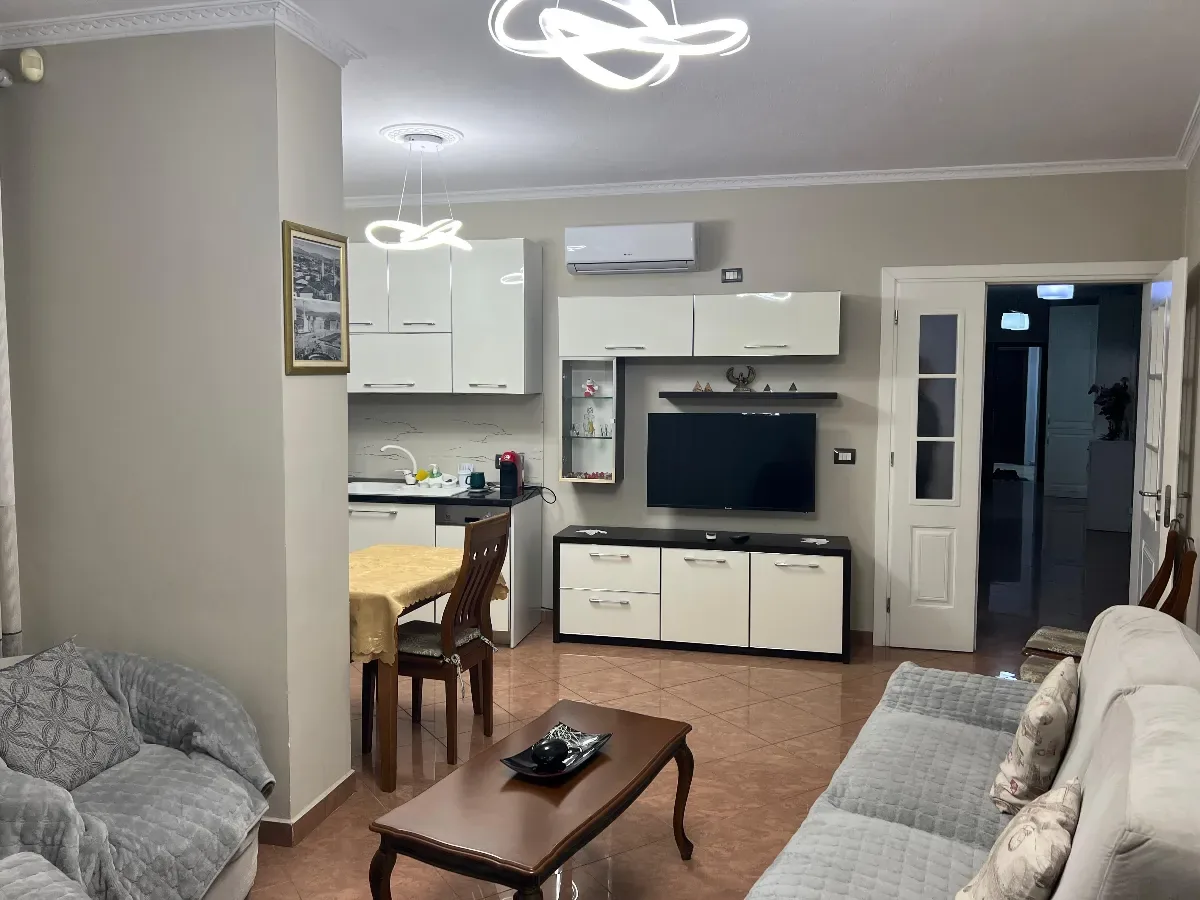 Apartament 2+1+2 me Qira –Qender Tiranë 2