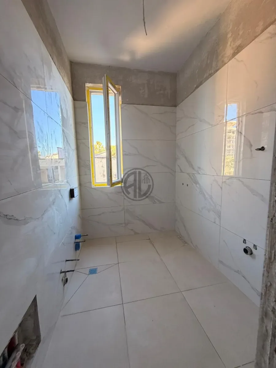 Apartament 1+1 me ballkon dhe pamje deti tek Capiten Coast, Golem 4