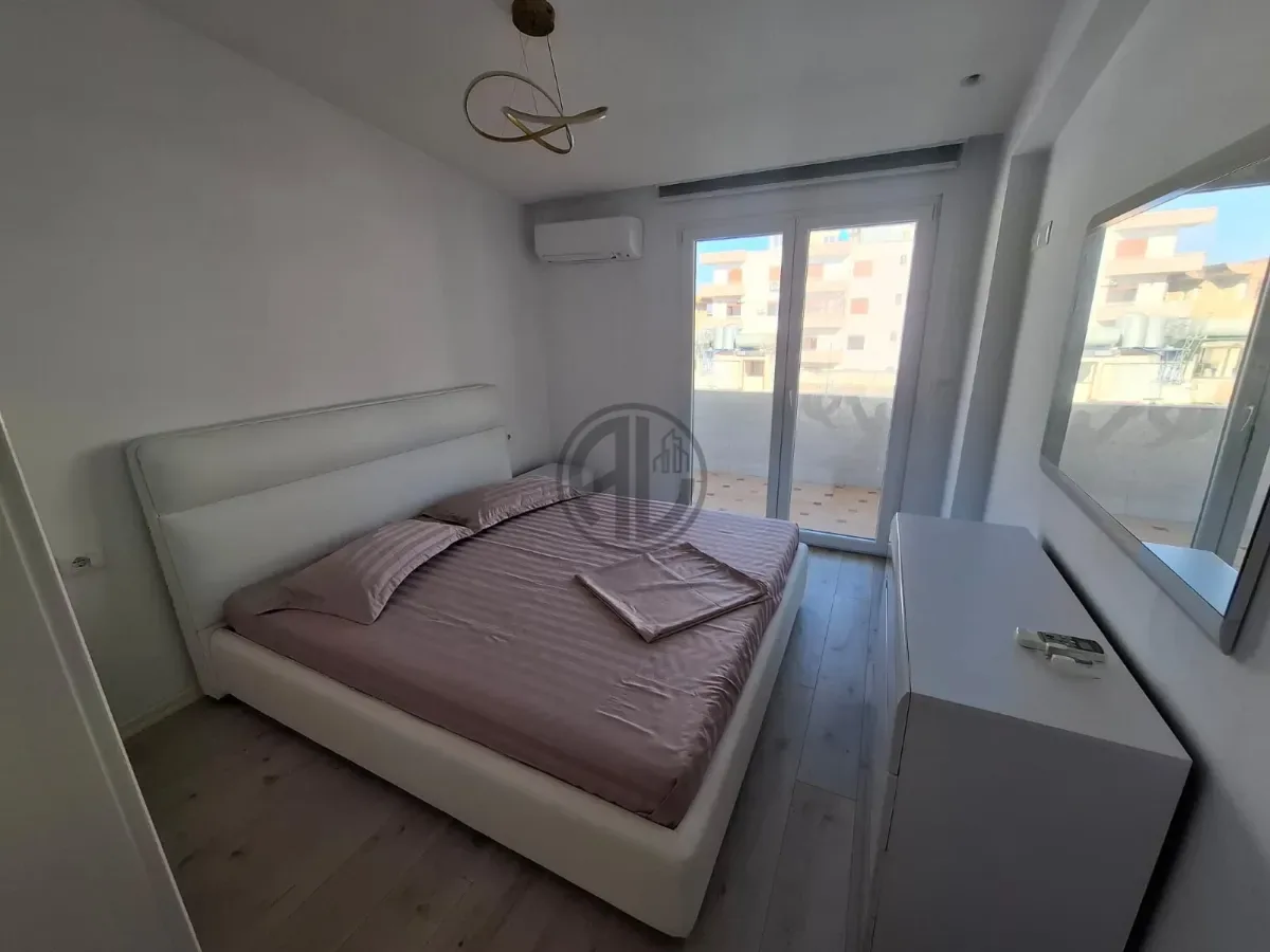 Apartament front seaview 2+1 per Qira 4