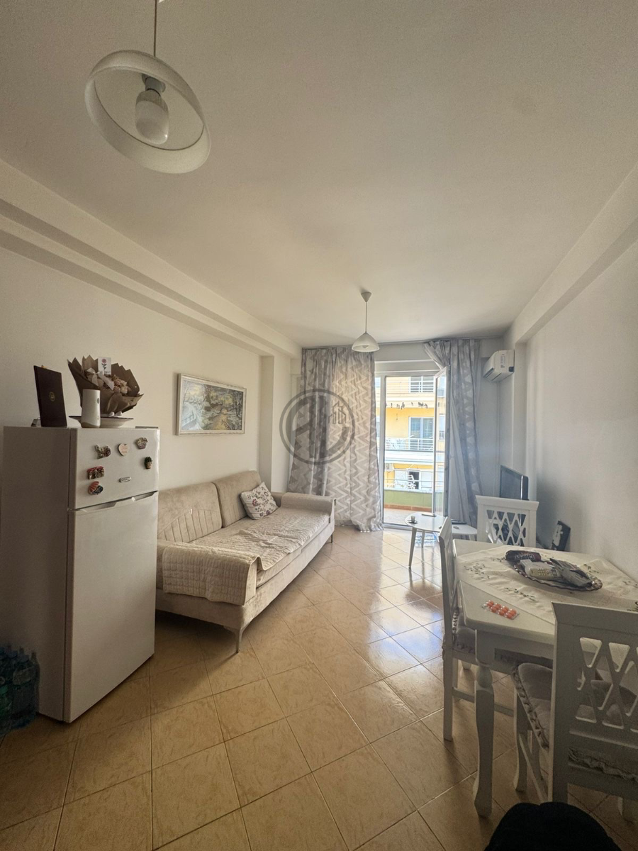 Apartament 1+1 per qira -Pallati i Sportit Durres