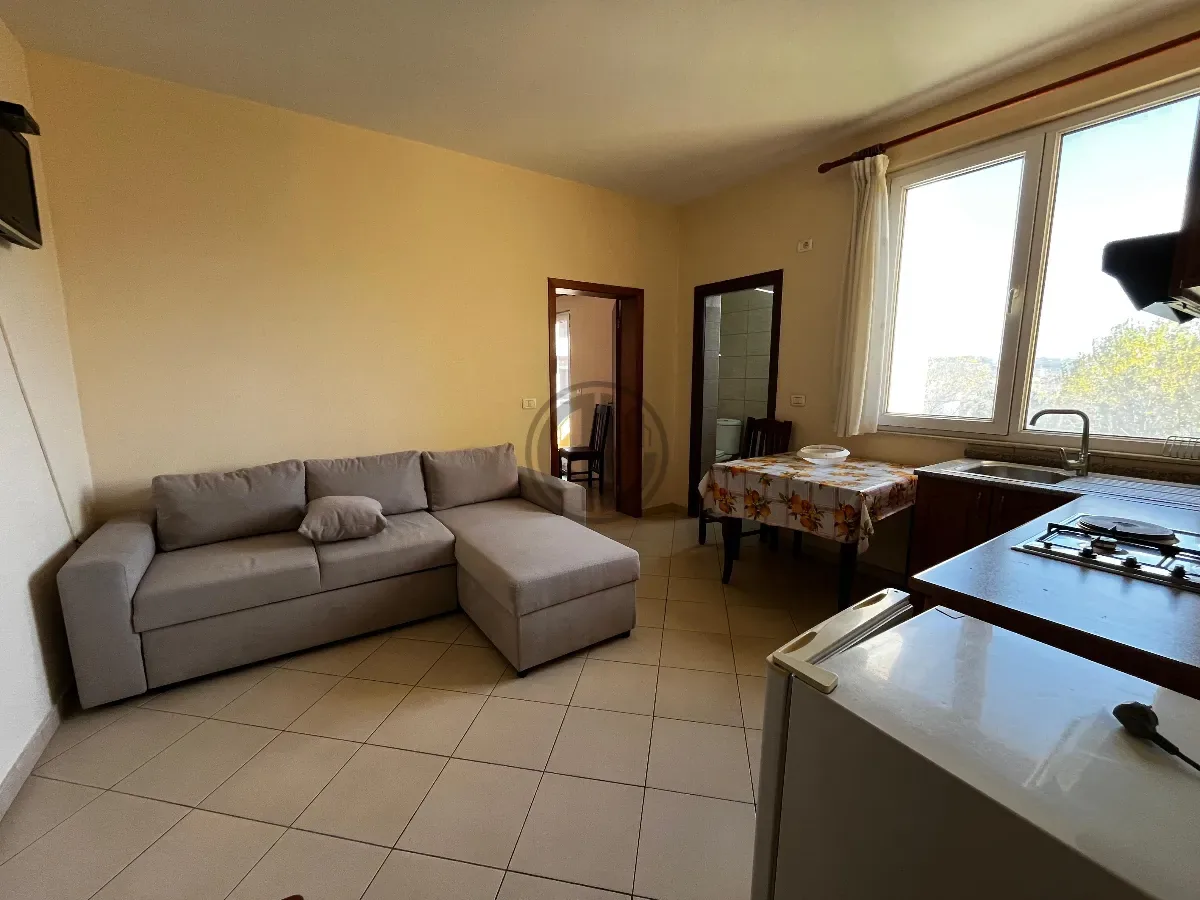 Hotel me 20 apartamente, restorant, dhe lavanderi per shitje 3