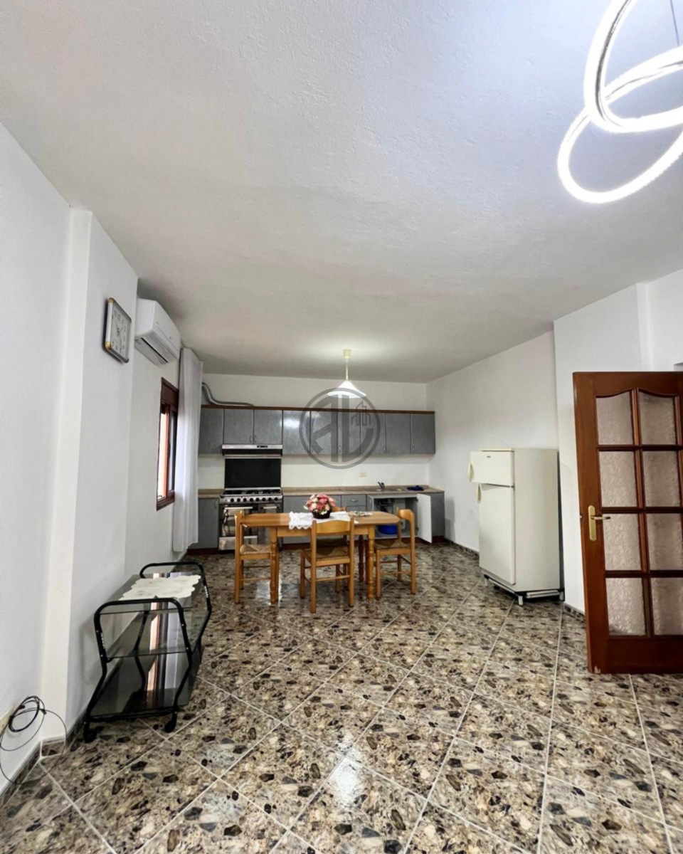 Apartament me Qera – Pranë Tregut të Vogël Industrial