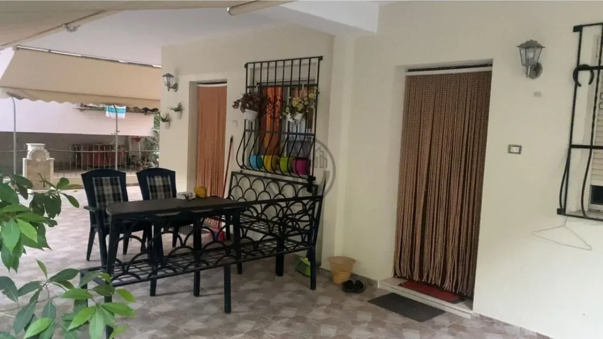 Shiten 2 Apartamente 1+1 të Mobiluara tek Shkëmbi i Kavajës