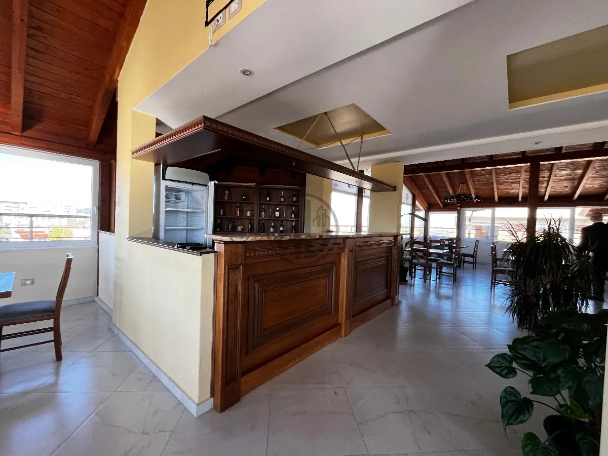 Hotel me 20 apartamente, restorant, dhe lavanderi per shitje 4