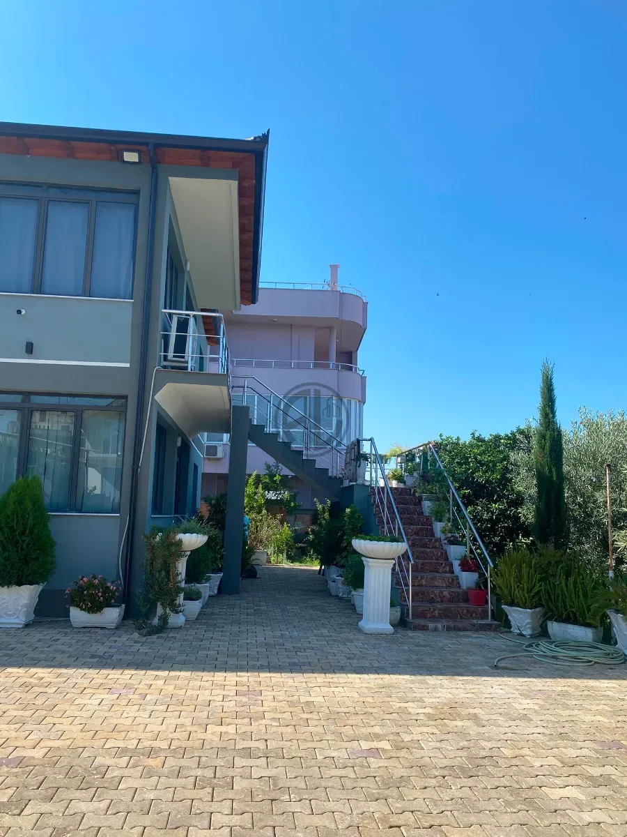 Jepet me qira shtepi private në Arapaj, Durrës, 4