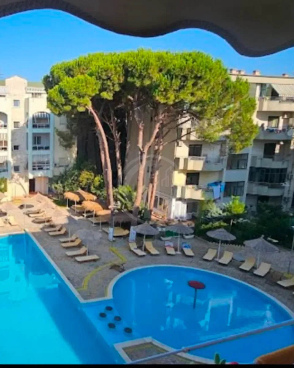 Shitet Apartament 1+1 – Mali i Robit