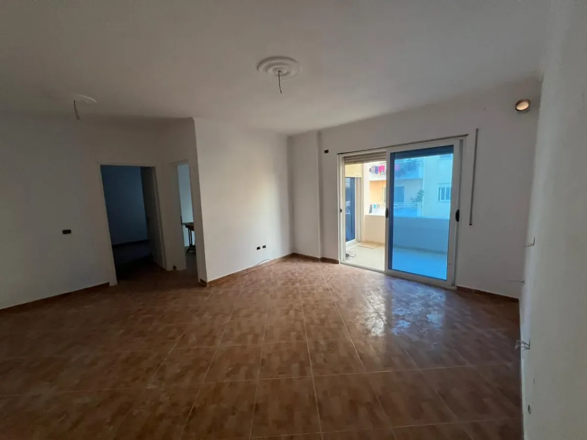 Apartament 2+1 për Shitje – Plazh, përballë Florida