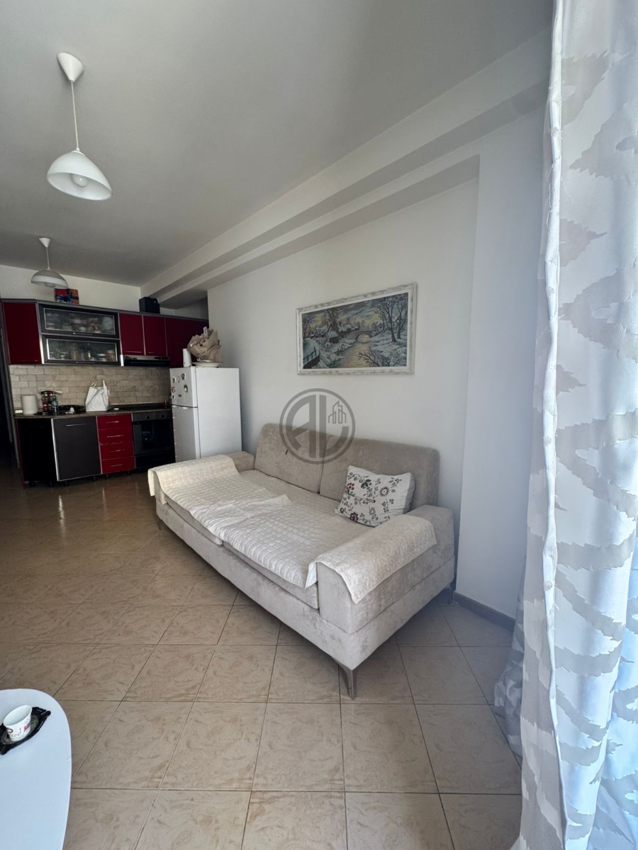 Apartament 1+1 per qira -Pallati i Sportit Durres 2