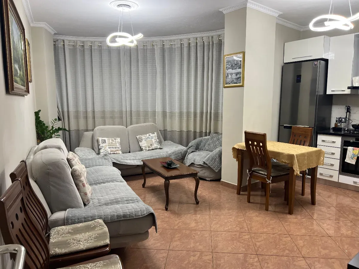 Apartament 2+1+2 me Qira –Qender Tiranë