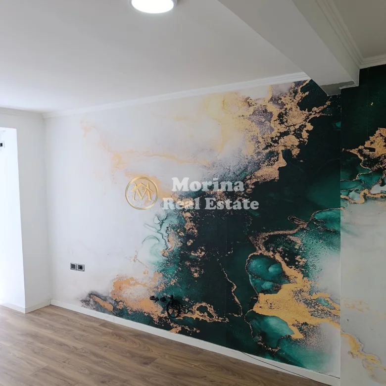 Qera | Ambjent Biznesi | 21 Dhjetori | 800 €/muaj 2