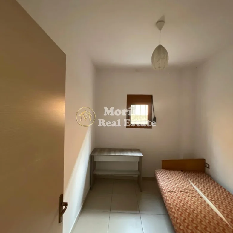 Qera | Shtëpi Private 2 + 1 | Stacioni I Trenit | 300 €/muaj 2