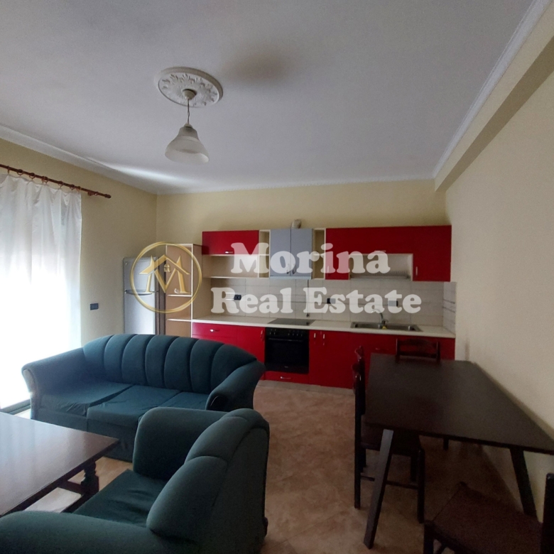 Qera | Shtëpi private 2 + 1 | Shkolla e Bashkuar | 450 €/muaj 2