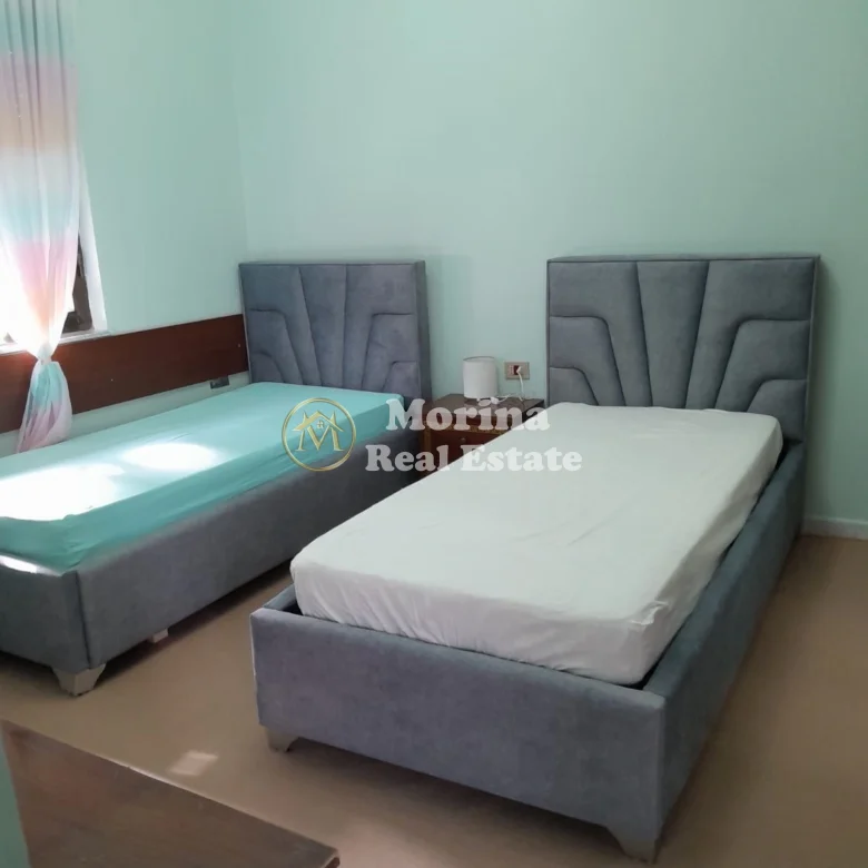Qera | Shtëpi private 2 + 1 | Bulevardi Zogu i Parë | 600 €/muaj 4