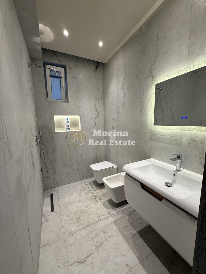 Qera | Ambjent Biznesi | Rruga Naim Frashëri | 2000 €/muaj