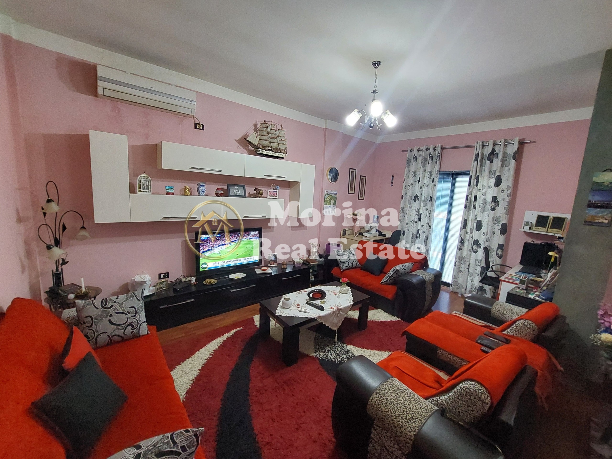 Shitet, Vile 3-katëshe, Rr:”5 Maji”, 320000 euro