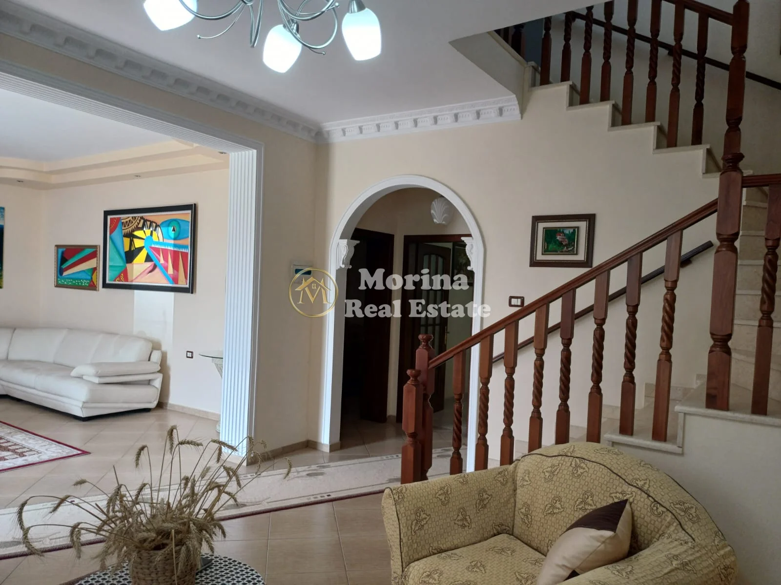 Qera | Vilë 4 + 1 | Fier | 2500 €/muaj