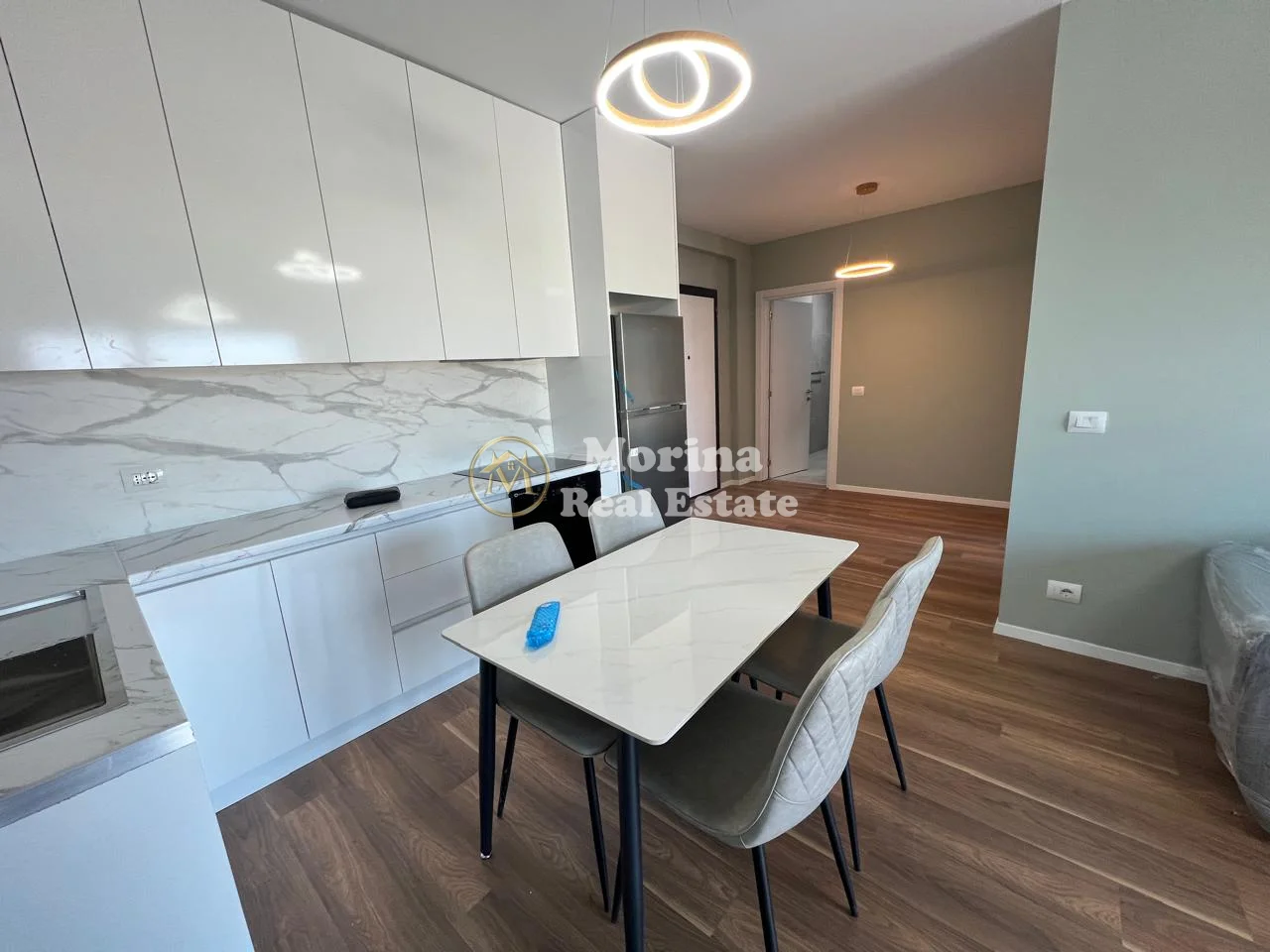 Qera | Apartament 2 + 1 | Ish Fusha e Aviacionit | 650 €/muaj