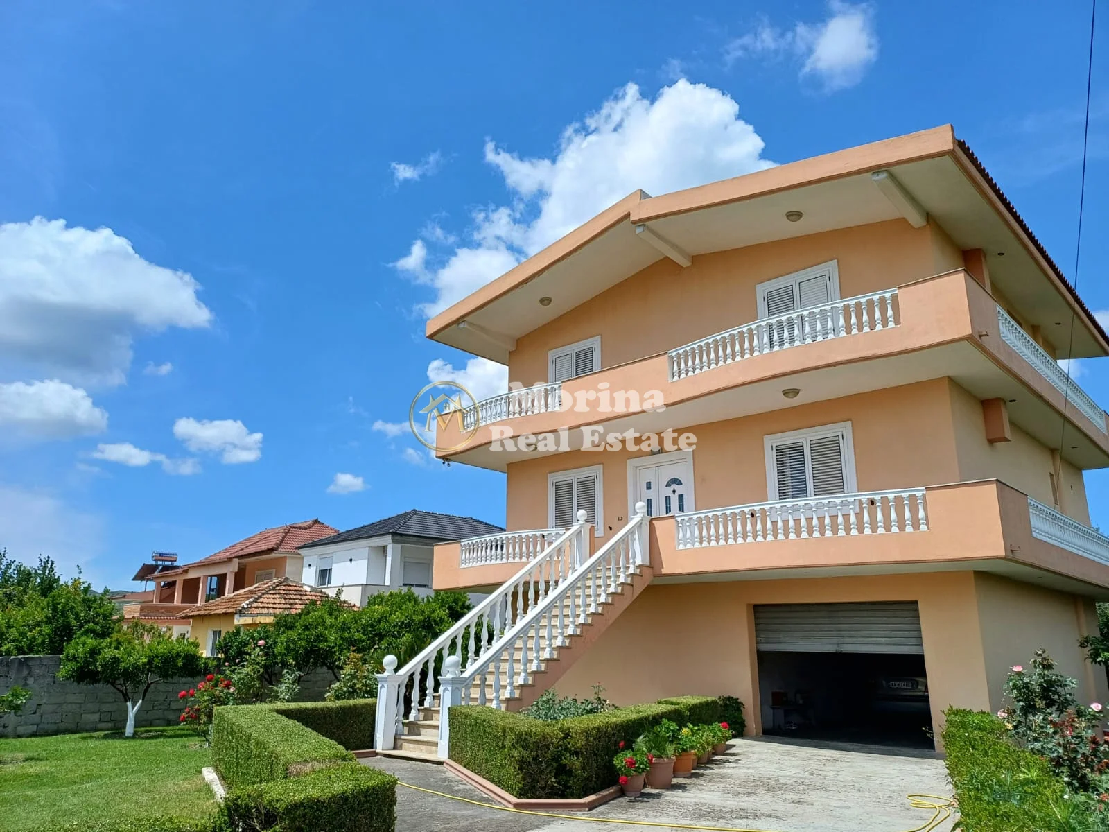 Qera | Vilë 4 + 1 | Fier | 2500 €/muaj