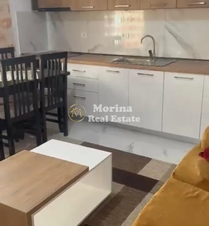 Qera | Shtëpi private 2 + 1 | Rruga Njazi Meka | 400 €/muaj