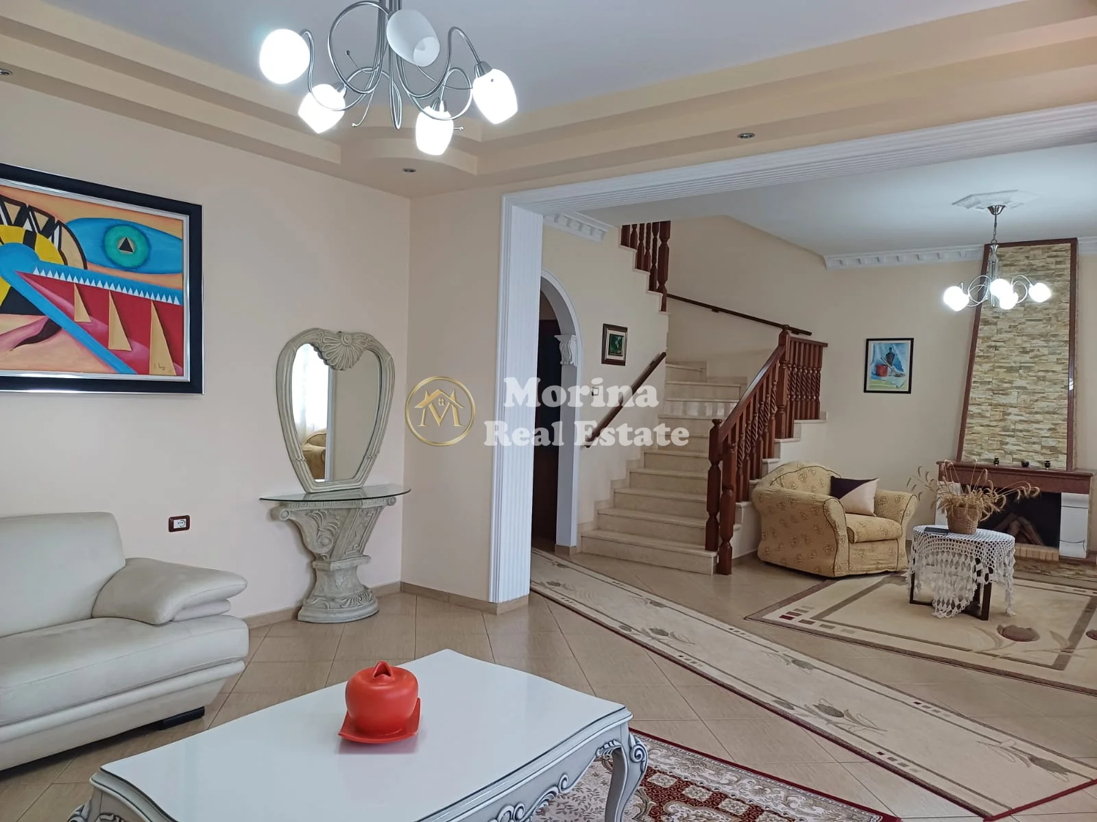 Qera | Vilë 4 + 1 | Fier | 2500 €/muaj
