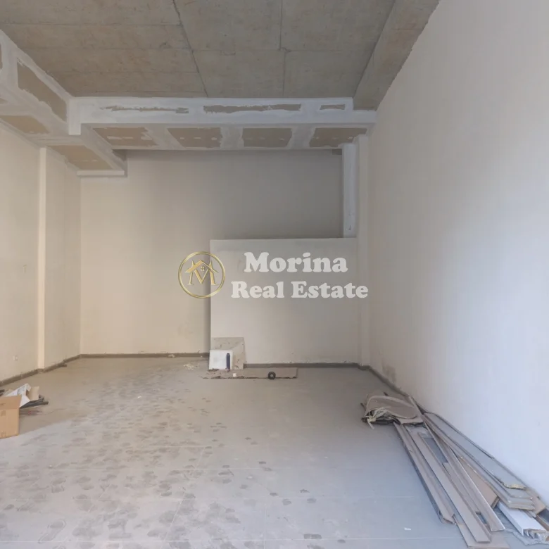 Qera | Ambjent Biznesi | Shkolla Bashkuar | 1200 €/muaj 2