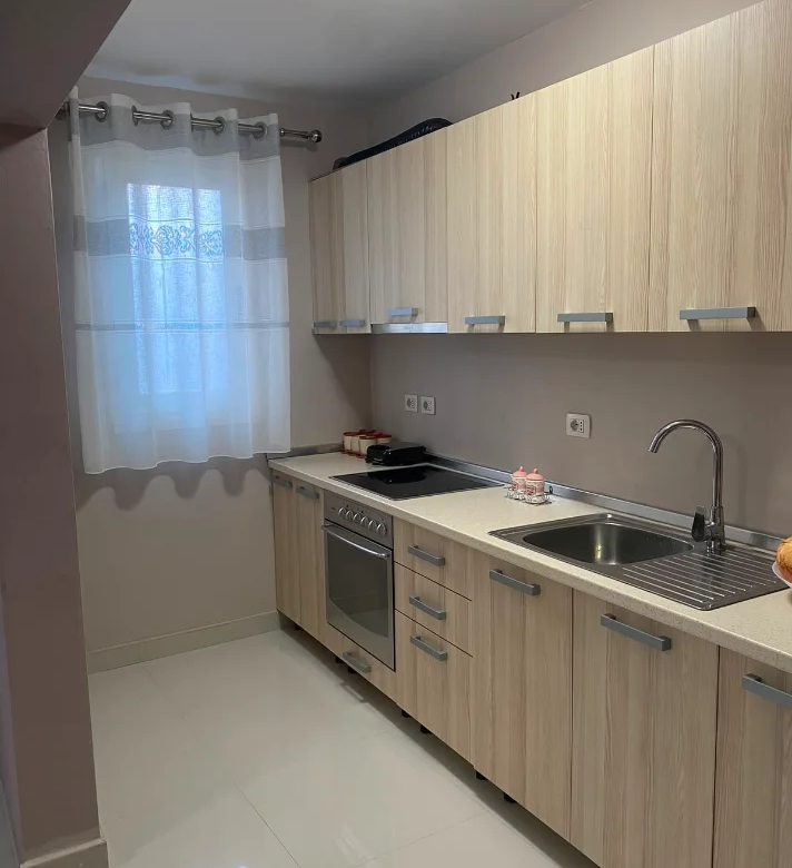 Qera | Apartament 1 + 1 | Rruga Spiro Velko,Ali Demi | 450 €/muaj