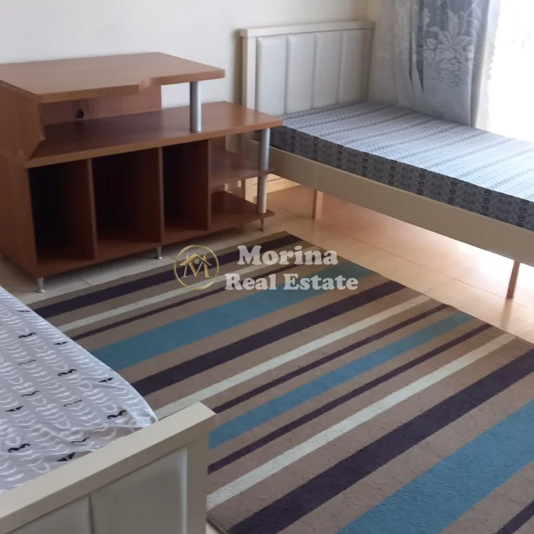 Qera | Shtëpi private 2 + 1 | Rruga Bajram Allaraj | 400 €/muaj 2