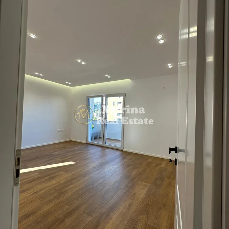 Shitje | Apartament 2 + 1 | Ish Stacioni i Trenit | 193000 € 2