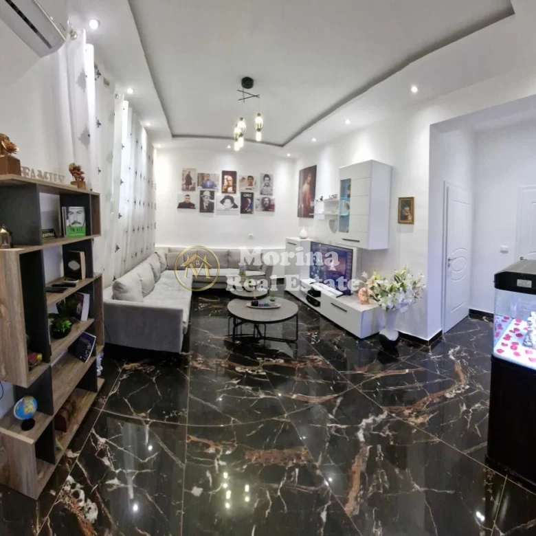 Shitje | Vilë 1 + 1 | QSUT | 400000 € 2