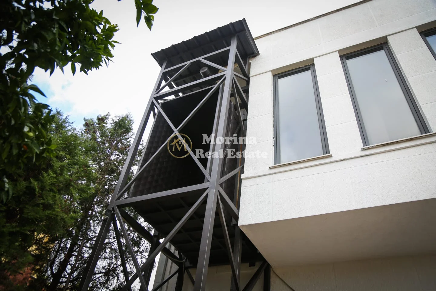 Shitje | Ambjent Biznesi | Ura e Dajlanit | 590000 €