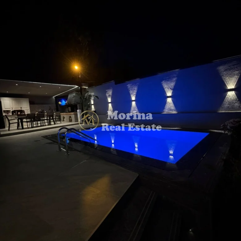 Shitje | Vilë 10 + 1 | Liqeni i Thatë | 2.000.000 € 3