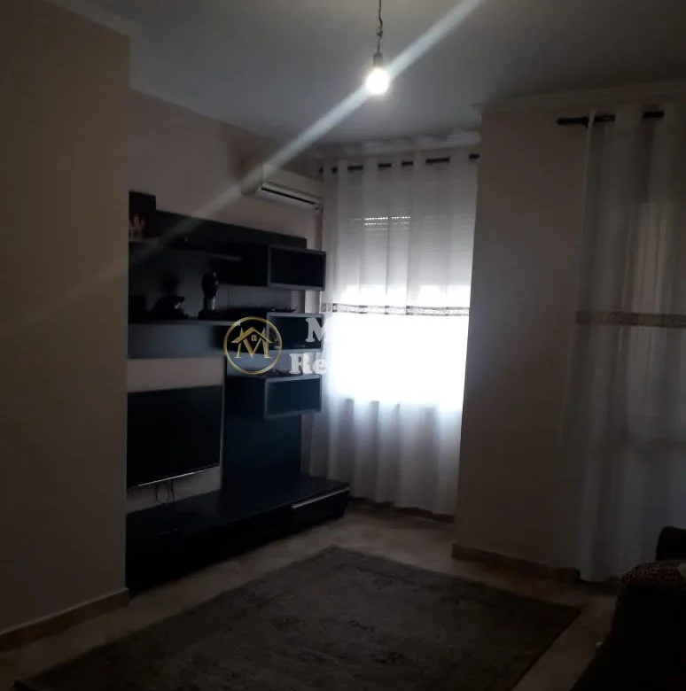 Qera | Apartament 2 + 1 | Rruga Komuna e Parisit | 550 €/muaj 3