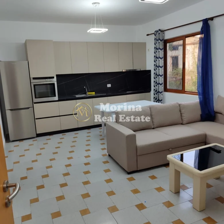 Qera | Shtëpi private 1 + 1 | Shkozë | 300 €/muaj