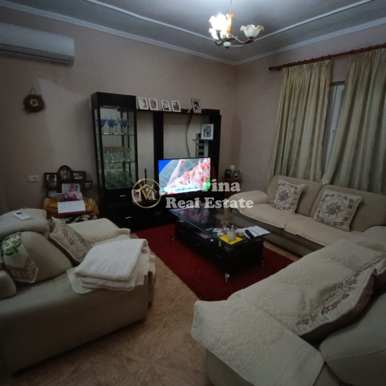Qera | Shtëpi private 2 + 1 | Ali Demi | 500 €/muaj 3