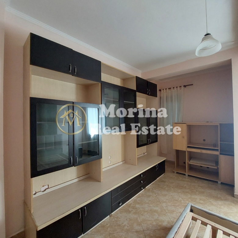 Qera | Shtëpi private 2 + 1 | Shkolla e Bashkuar | 450 €/muaj 4
